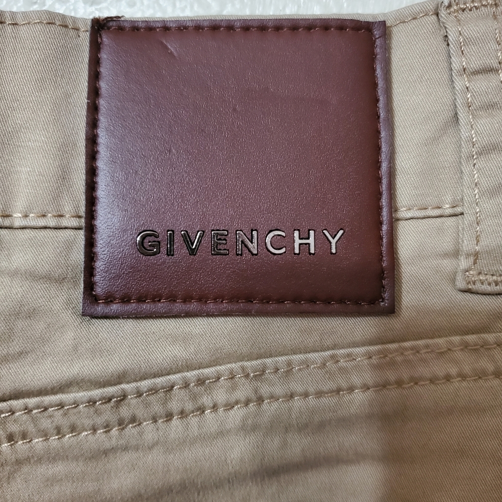 S O L D.....Givenchy - Picture 8 of 12